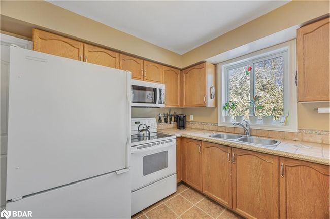 11 Maple Crt, House other with 3 bedrooms, 3 bathrooms and 8 parking in Coldwater ON | Image 17