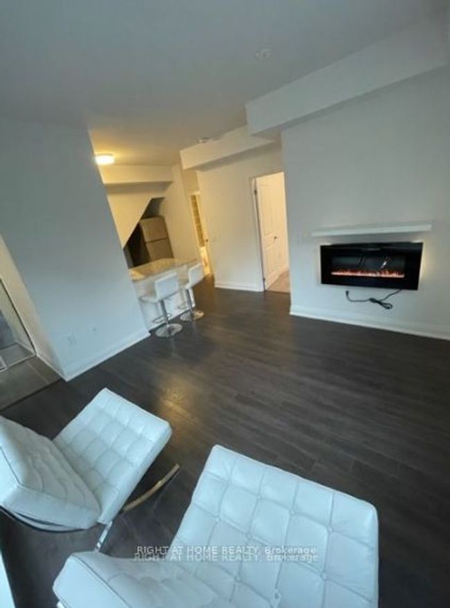 702 - 5309 Highway 7, Condo with 1 bedrooms, 1 bathrooms and 1 parking in Vaughan ON | Image 9