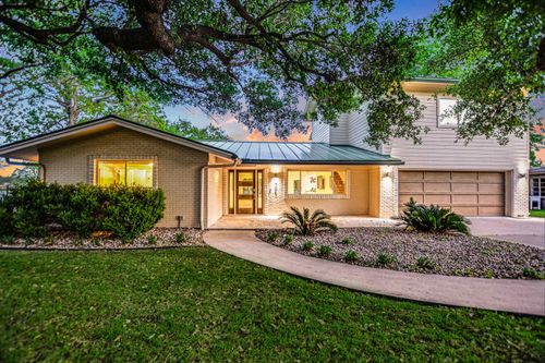 1704 Bluebonnet Ln, Kingsland, TX, 78639-9569 | Card Image