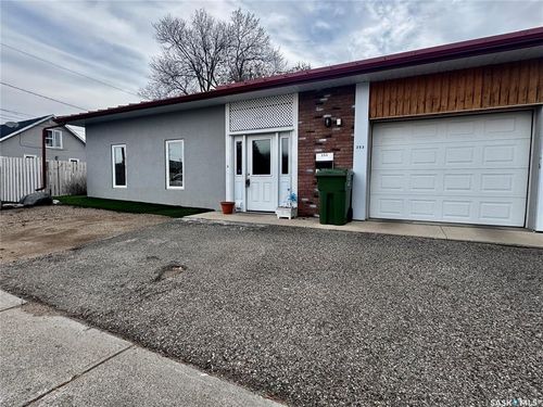 353 Maple Ave, Yorkton, SK, S3N1X2 | Card Image
