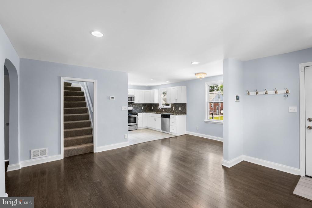 Residential in GLEN BURNIE 5