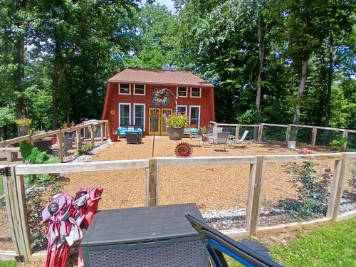 240 Birdsong Ln, Parsons, TN, 38363-5825 | Card Image