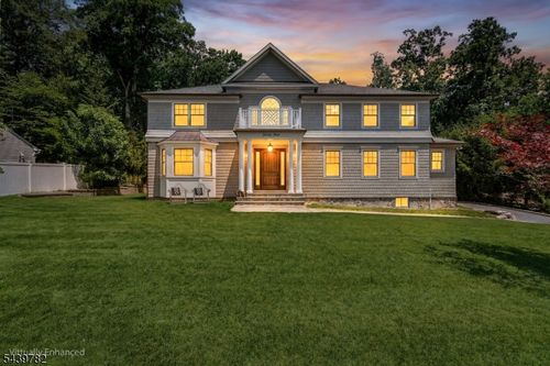 23 Forest Way, Morris Plains, NJ, 07950-3264 | Card Image