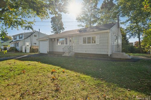 70 Heyward St, Brentwood, NY, 11717-2006 | Card Image