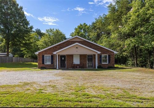 301 W Main St, Stoneville, NC, 27048-8596 | Card Image