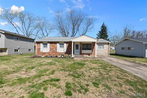 2224 Lombardo St, Cape Girardeau, MO, 63701-3706 | Card Image