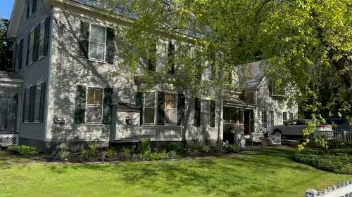 43 Pleasant St, Woodstock, VT, 05091-1129 | Card Image