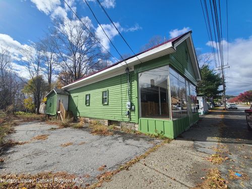 77 Sullivan St, Wurtsboro, NY, 12790-8221 | Card Image