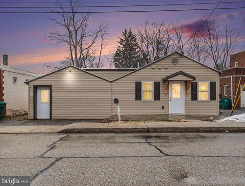 115 S Enola Dr, ENOLA, PA, 17025-2710 | Card Image