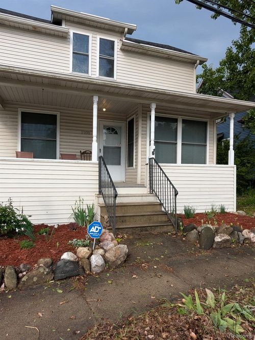 1108 S Grand Traverse St, Flint, MI, 48502-1018 | Card Image