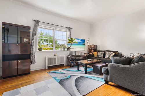 b1-37 Fieldstone Dr, Hartsdale, NY, 10530-1516 | Card Image