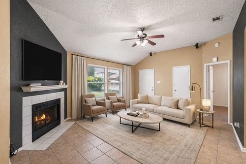 4316 Elliott Oaks Dr, Arlington, TX, 76017-2280 | Card Image