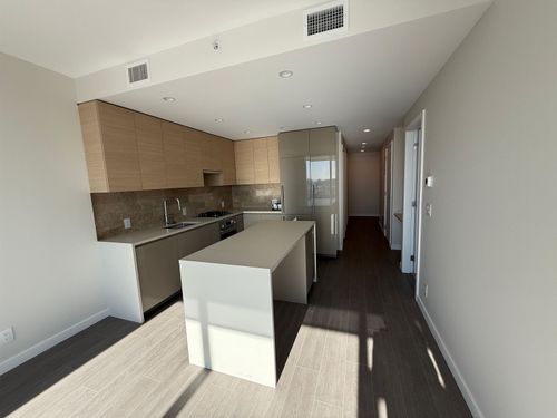5805-2108 Gilmore Ave, Burnaby, BC, V5C0N8 | Card Image