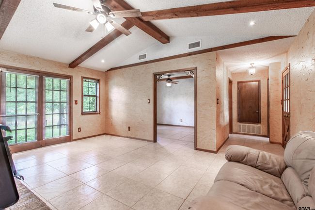 13402 County Road 1131, House other with 3 bedrooms, 2 bathrooms and null parking in Flint TX | Image 6