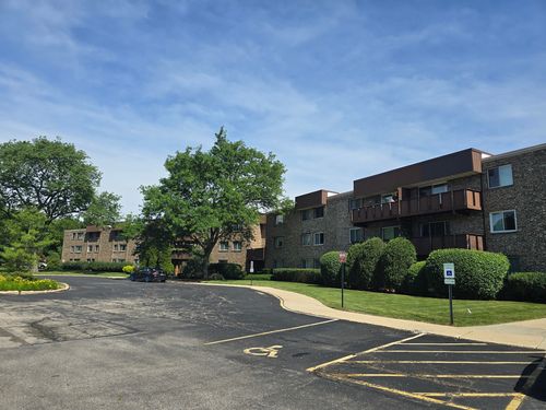 223-2650 Brookwood Way Dr, Rolling Meadows, IL, 60008-2368 | Card Image