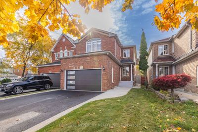 46 Ribbon Dr, House other with 3 bedrooms, 4 bathrooms and 5 parking in Brampton ON | Image 2