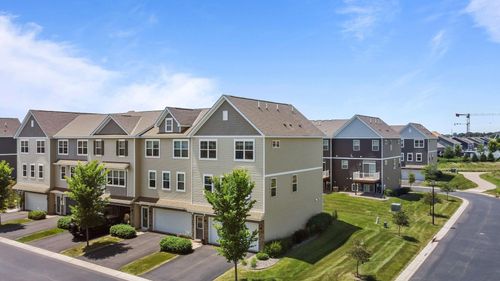 8770 Granite Cir, Woodbury, MN, 55129-2225 | Card Image
