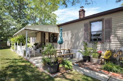 3 Dogwood Ln, Olmsted Twp, OH, 44138-2969 | Card Image