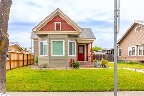 1042 R St, Newman, CA, 95360-1237 | Card Image