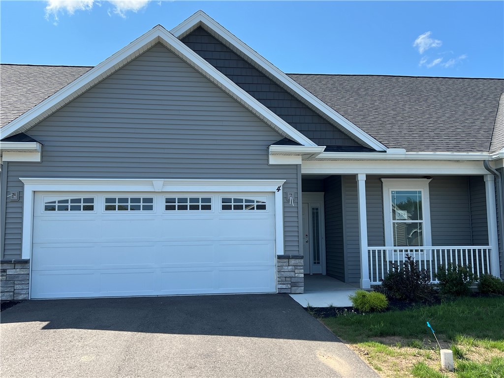 Timber Creek Trl, Rochester, NY 14606