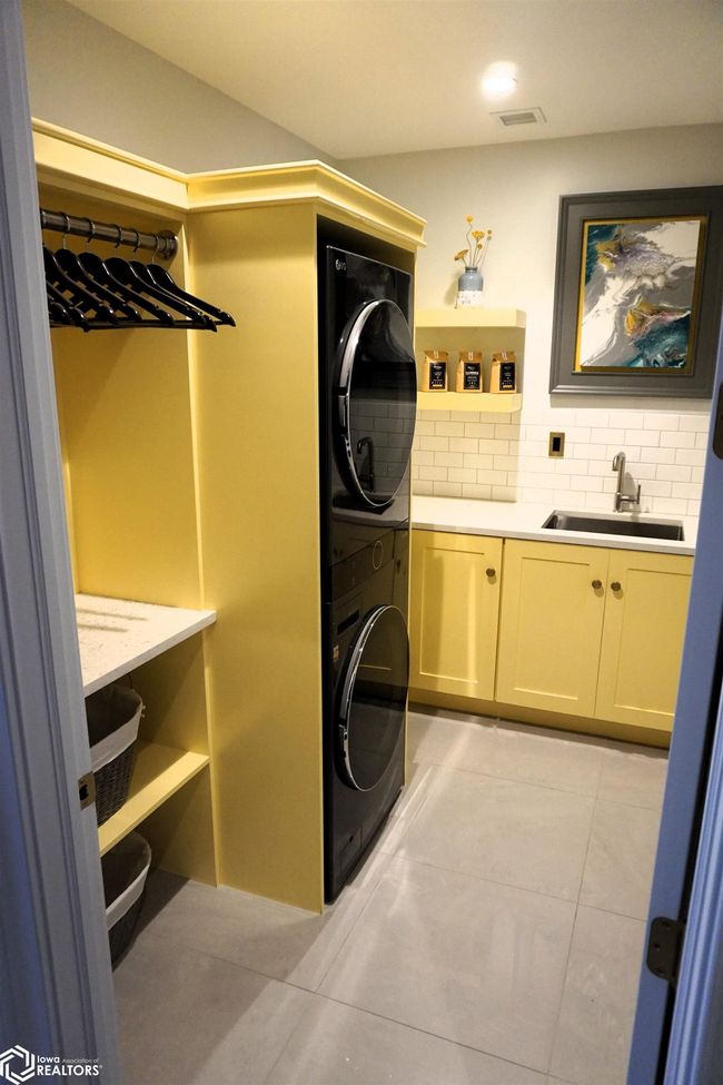 201 E State St, Condo with 2 bedrooms, 3 bathrooms and null parking in Algona IA | Image 26