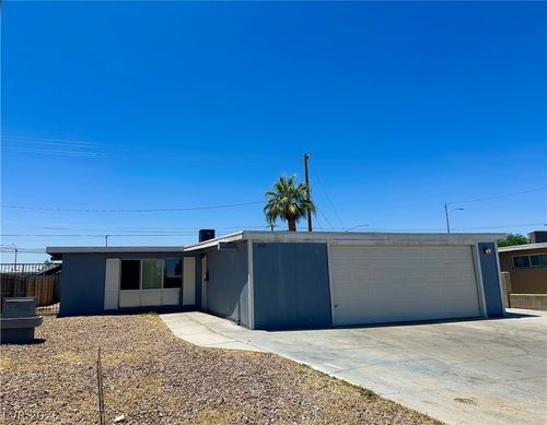 4521 Pacyna St, Las Vegas, NV, 89122-6628 | Card Image