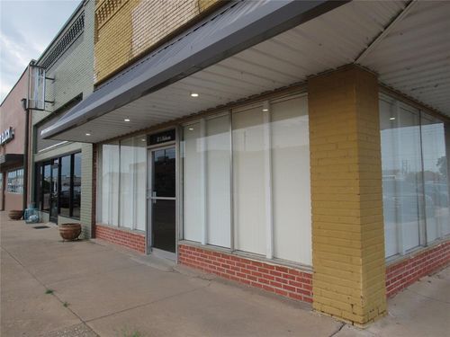 301 S Chickasaw St, Pauls Valley, OK, 73075-4217 | Card Image
