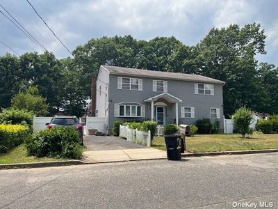 24 Napoli Drive, House other with 4 bedrooms, 2 bathrooms and null parking in Wheatley Heights NY | Image 2