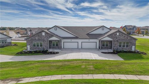 109 S Diane Dr, Olathe, KS, 66061-5129 | Card Image