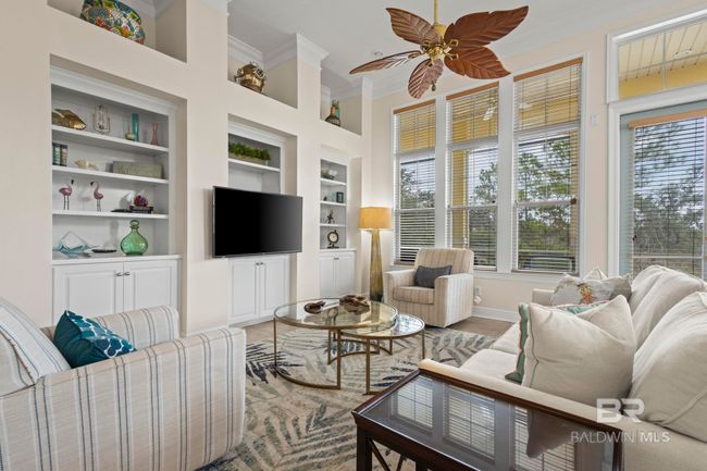 Living Room | Image 10