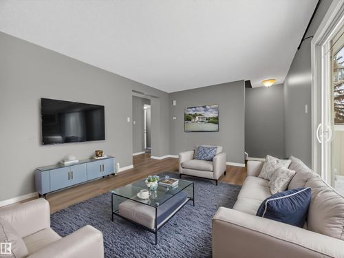 7715 37 Ave Nw, Edmonton, AB, T6K1T9 | Card Image