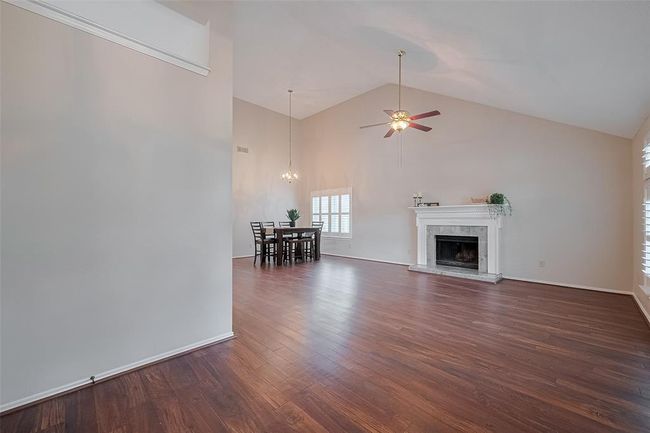 5814 N Magazine Cir, House other with 3 bedrooms, 2 bathrooms and 2 parking in Houston TX | Image 8