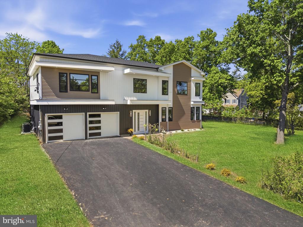 Residential in KENDALL PARK 2