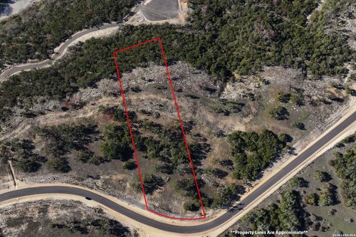 1837 Paradise Pkwy, Canyon Lake, TX, 78133-6539 | Card Image
