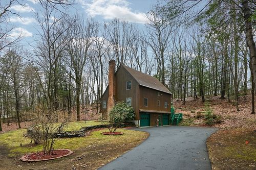 62 Peabody Ln, Greenfield, MA, 01301-3629 | Card Image
