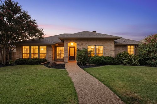 15624 Golden Creek Rd, Dallas, TX, 75248-4923 | Card Image