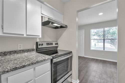 apt-13-900 Holly Dr, Conroe, TX, 77301-1158 | Card Image