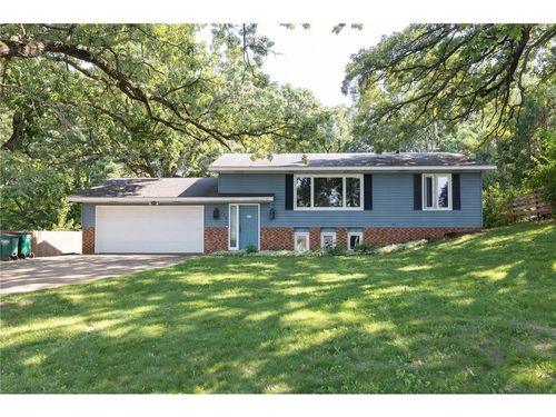 110 Hamilton Dr, River Falls, WI, 54022-3102 | Card Image