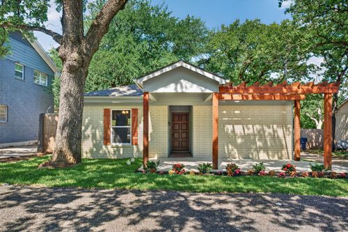 2711 N Locust St, Denton, TX, 76209-0815 | Card Image