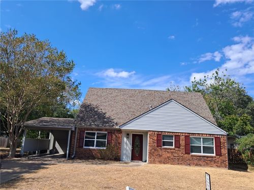 1303 Leacrest Dr, College Station, TX, 77840-3063 | Card Image