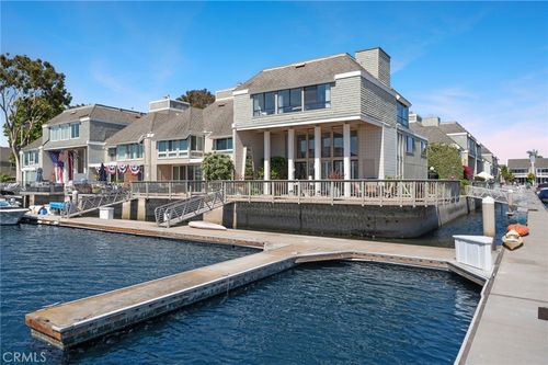 16445 Wimbledon Ln, Huntington Beach, CA, 92649-2111 | Card Image
