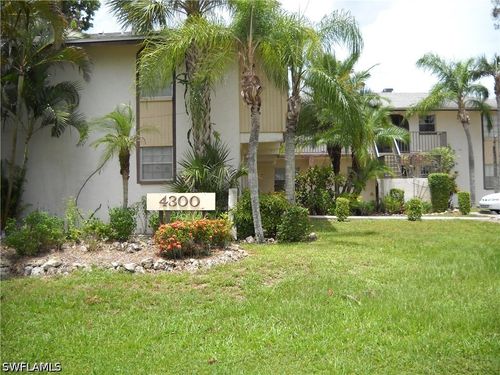 2d-4300 Gulfstream Dr, Naples, FL, 34112-6879 | Card Image