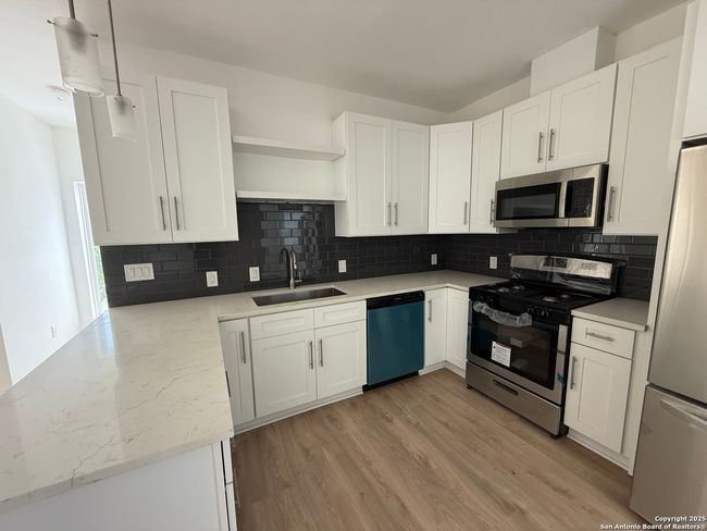 APT-104 - 715 Ogden St, Townhouse with 3 bedrooms, 4 bathrooms and null parking in San Antonio TX | Image 8