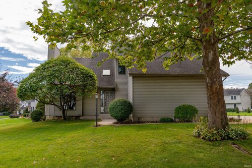 14770 Fairfield Dr, Granger, IN, 46530-7373 | Card Image