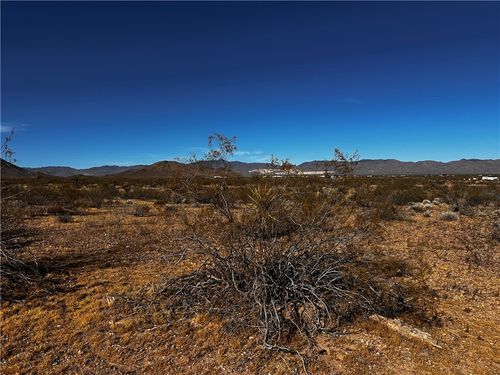 0000 N Estrella Rd, Golden Valley, AZ, 86413 | Card Image