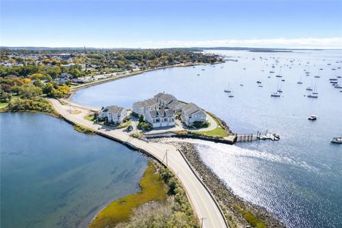 9 Poppasquash Rd, Bristol, RI, 02809-1001 | Card Image