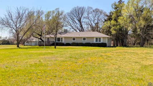 1777 Road B5, Emporia, KS, 66801-7652 | Card Image