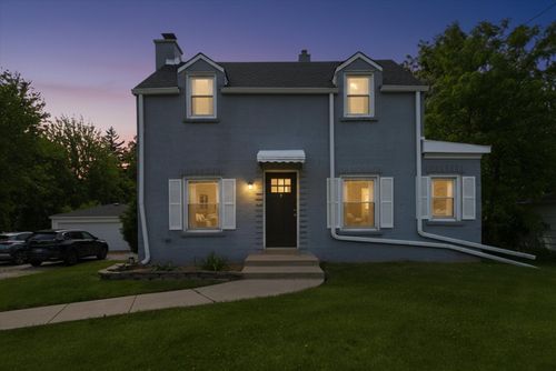 306 N Elmhurst Rd, Prospect Heights, IL, 60070-1504 | Card Image