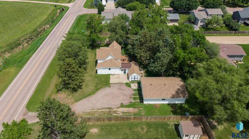 304 N Western Ave, Hartford, SD, 57033-2139 | Card Image