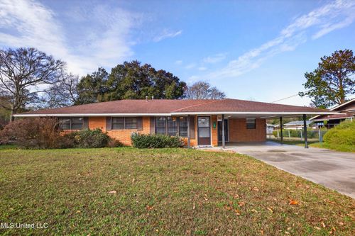 105 Suffolk Dr, Long Beach, MS, 39560-2636 | Card Image